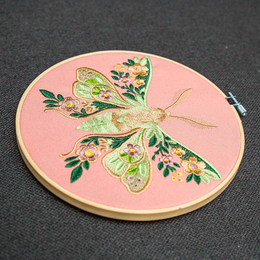 ćma floral haft w tamborku