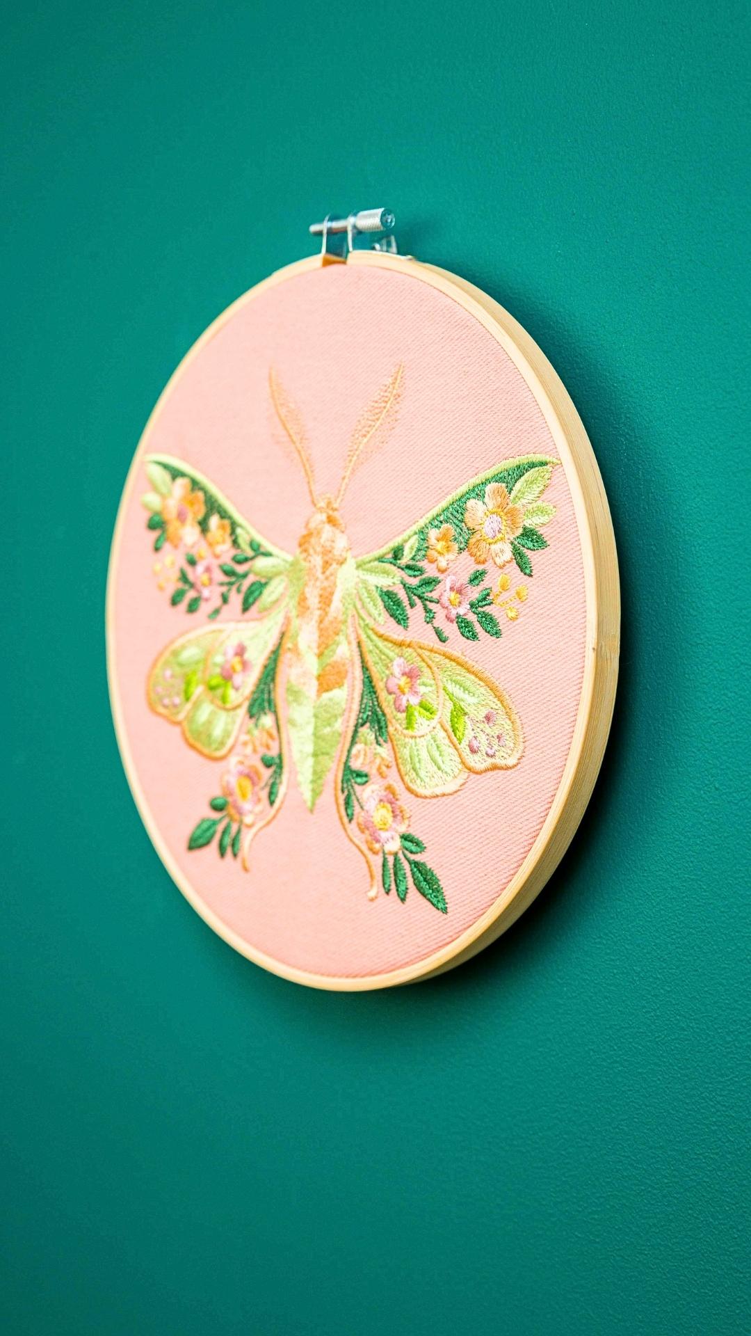 ćma floral haft w tamborku