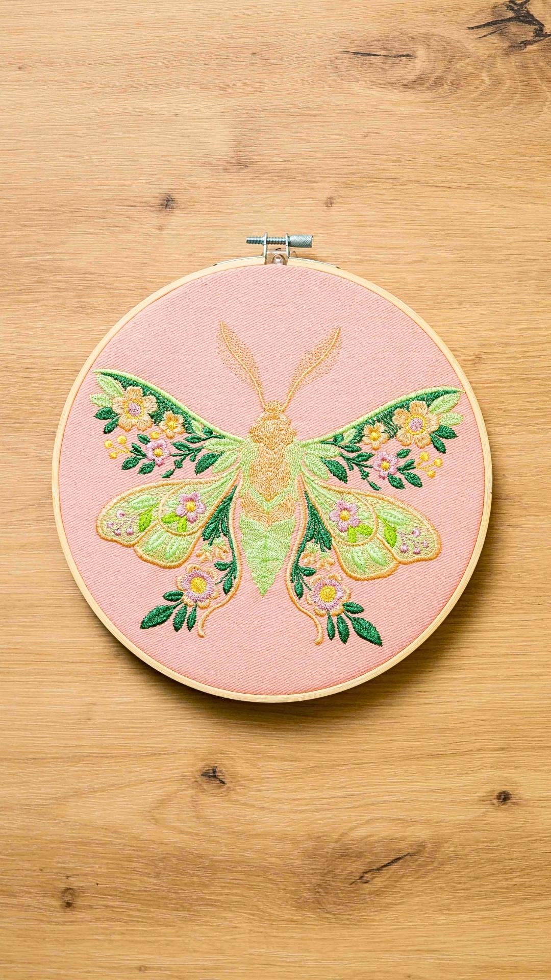 ćma floral haft w tamborku