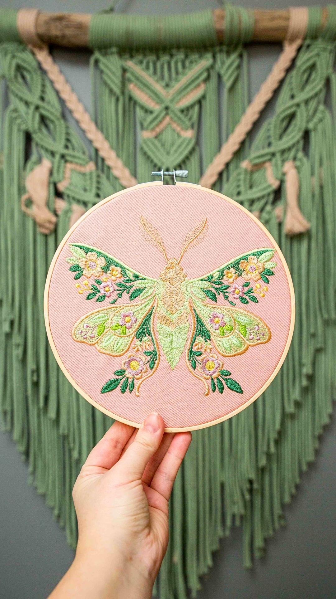 ćma floral haft w tamborku