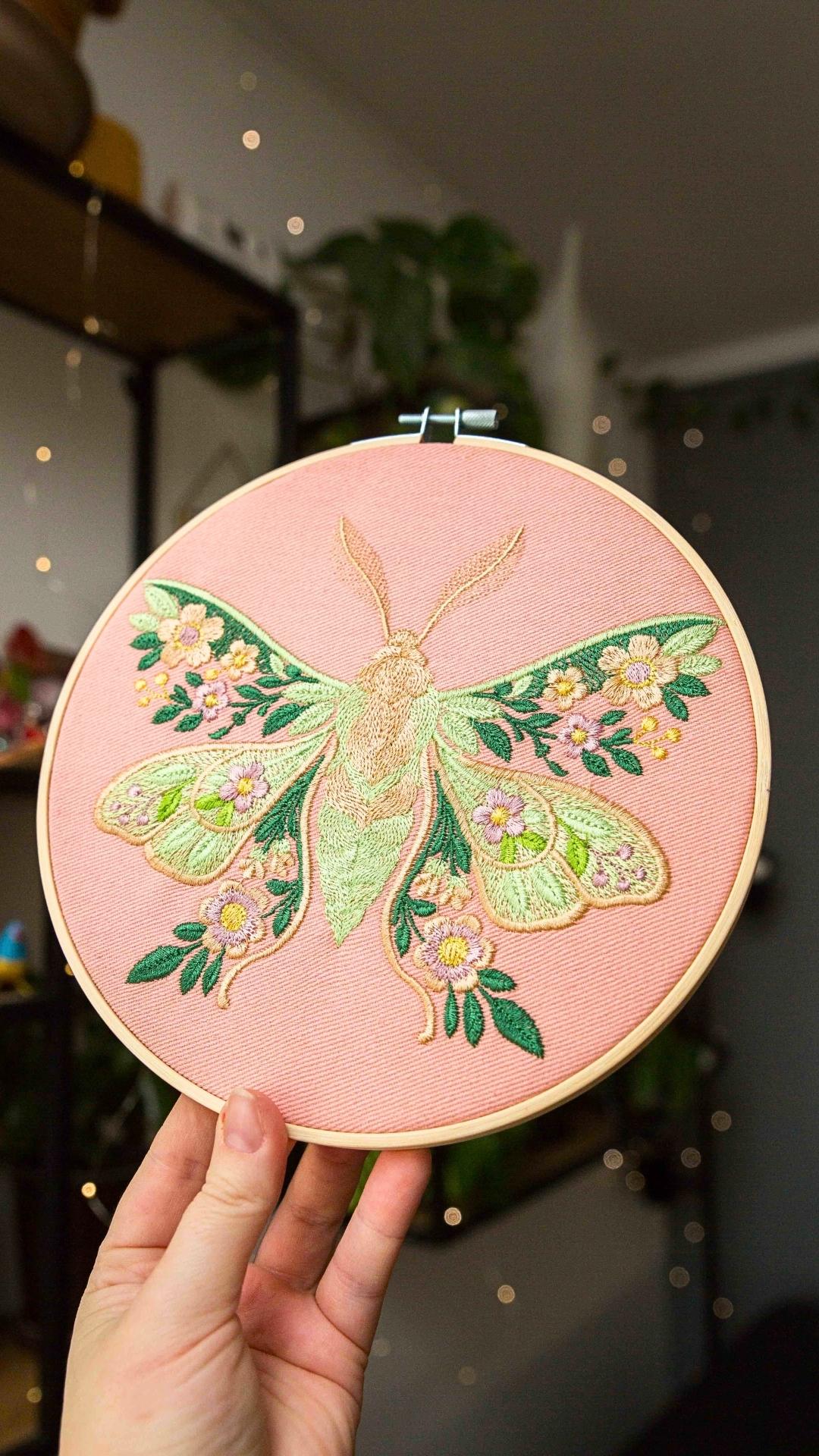 ćma floral haft w tamborku