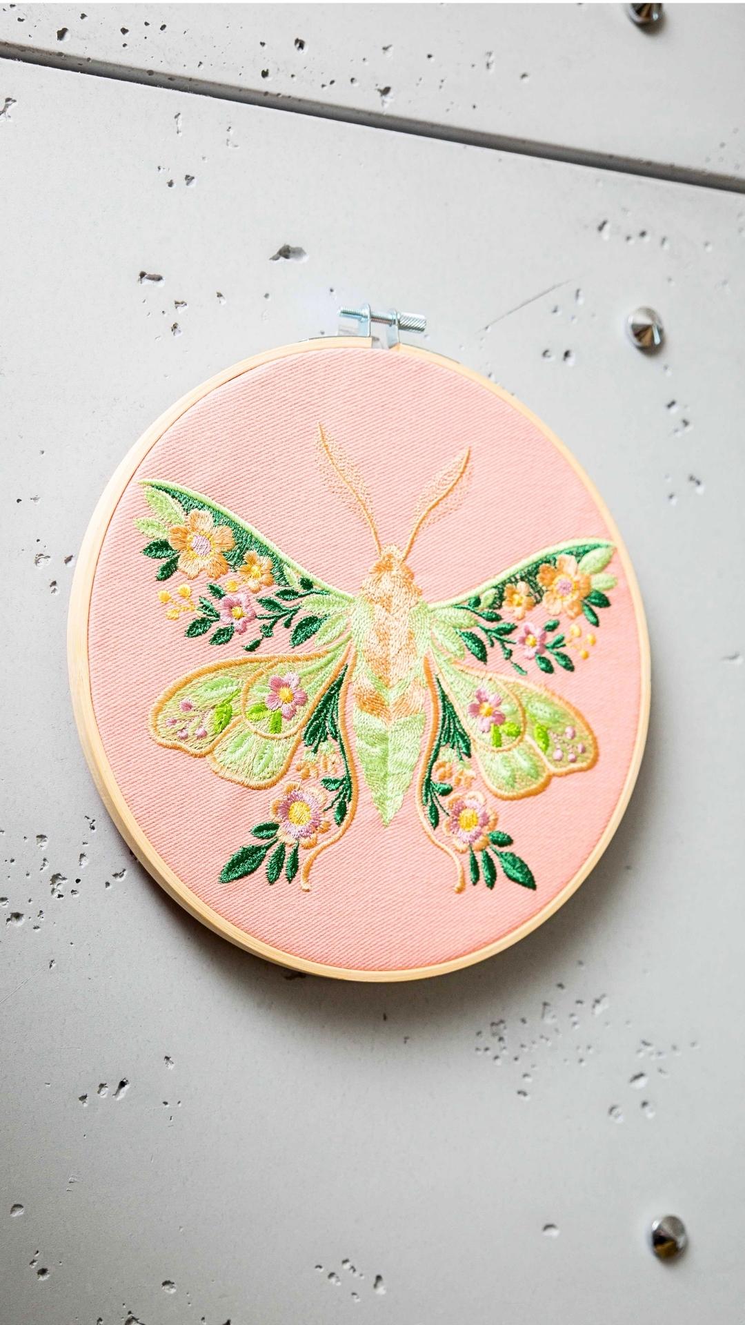 ćma floral haft w tamborku