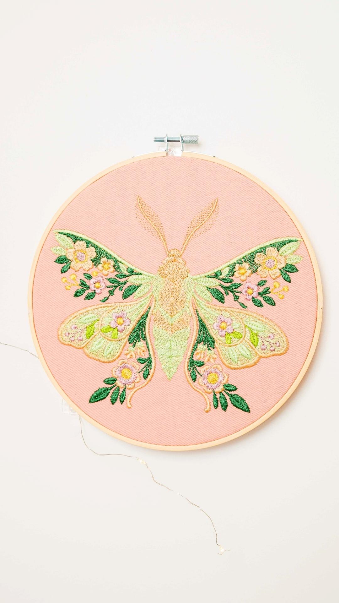 ćma floral haft w tamborku