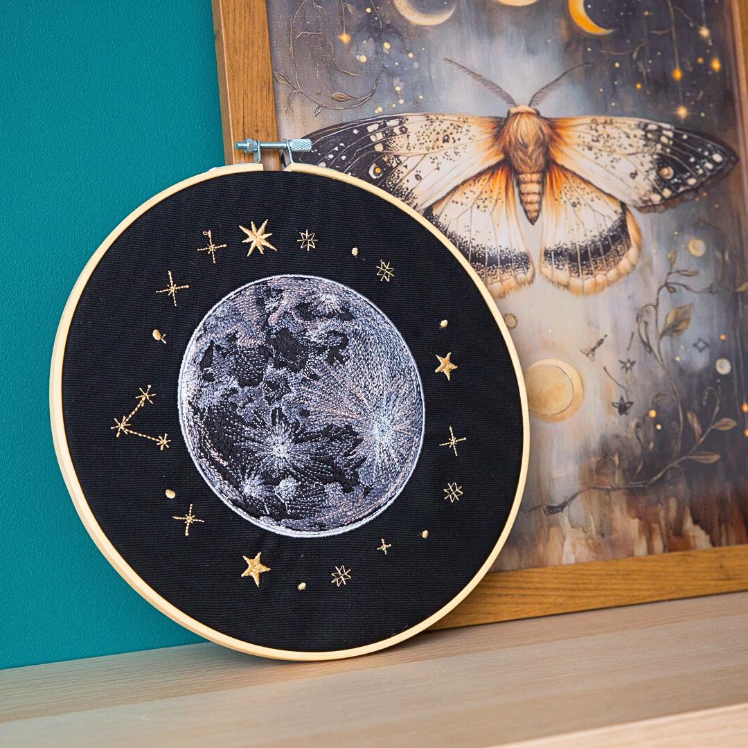 Pełnia księżyca – haft w tamborku 24 cm