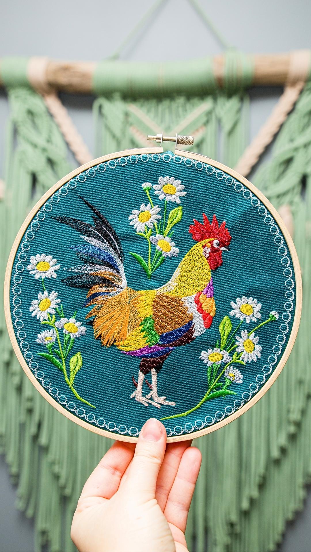 kogut w stokrotkach czarny haft w tamborku