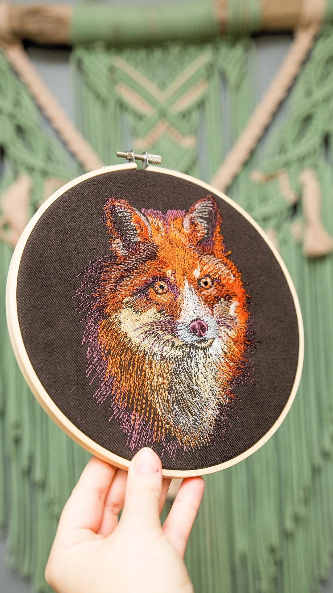 haftowany lis w tamborku