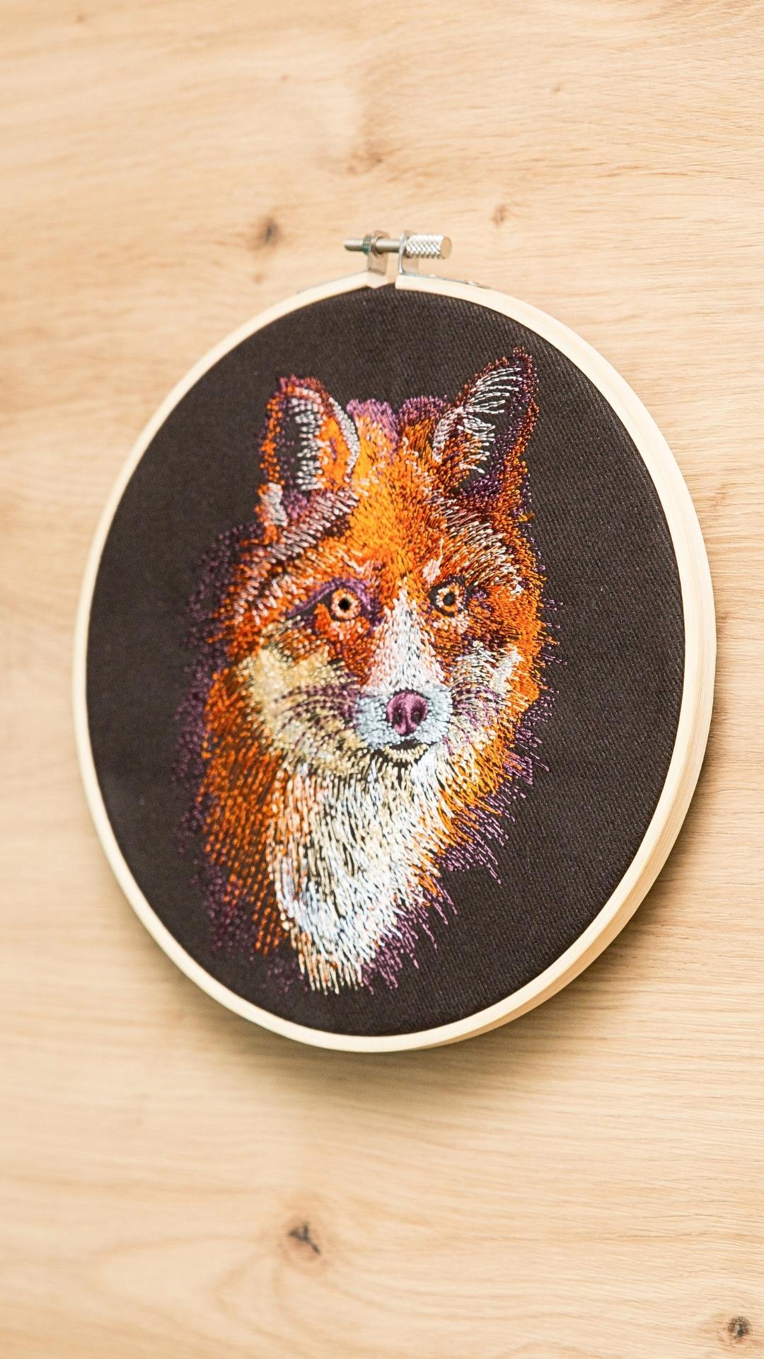 haftowany lis w tamborku