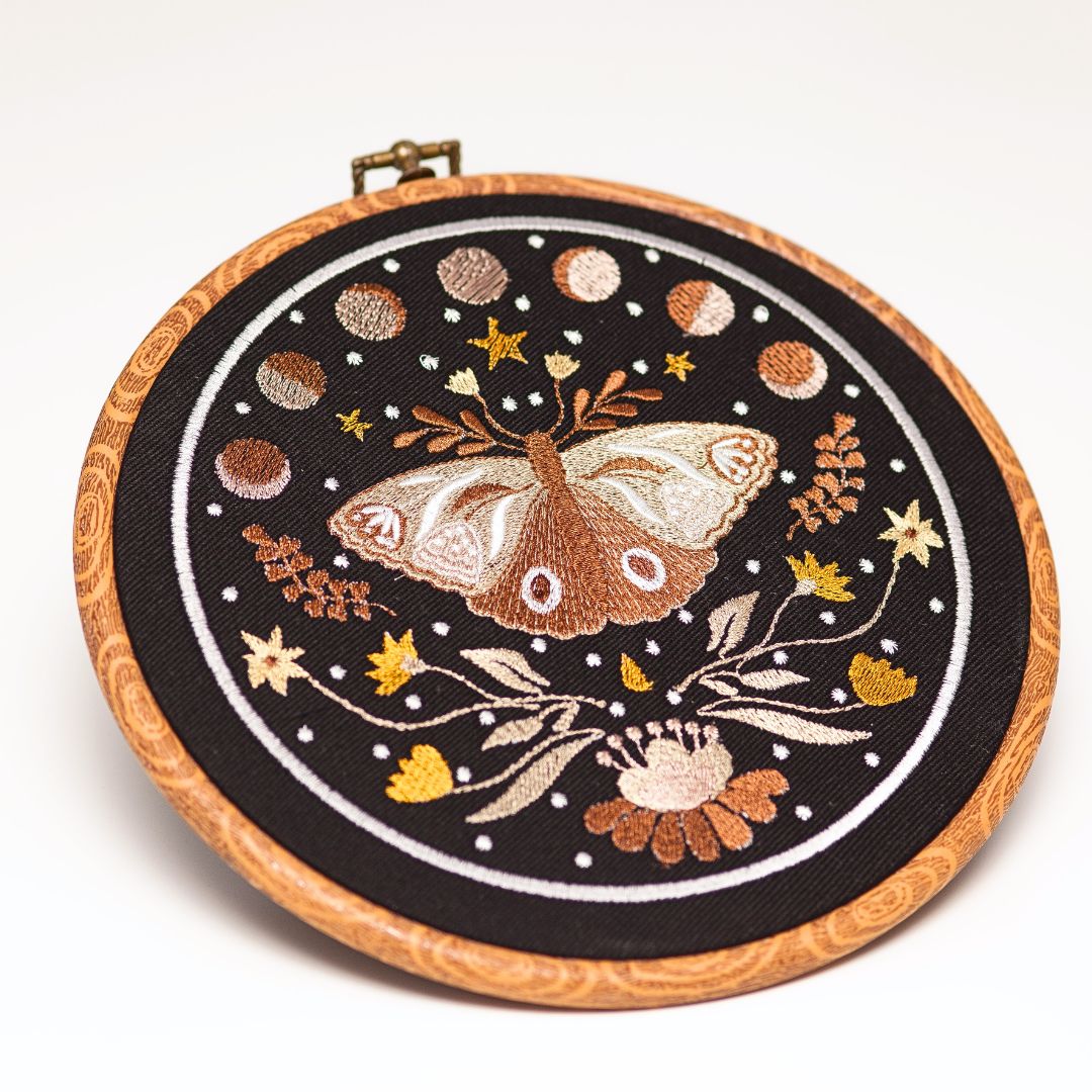 Nocna ćma - fazy księżyca, haft w tamborku 20 cm - obrazek 17