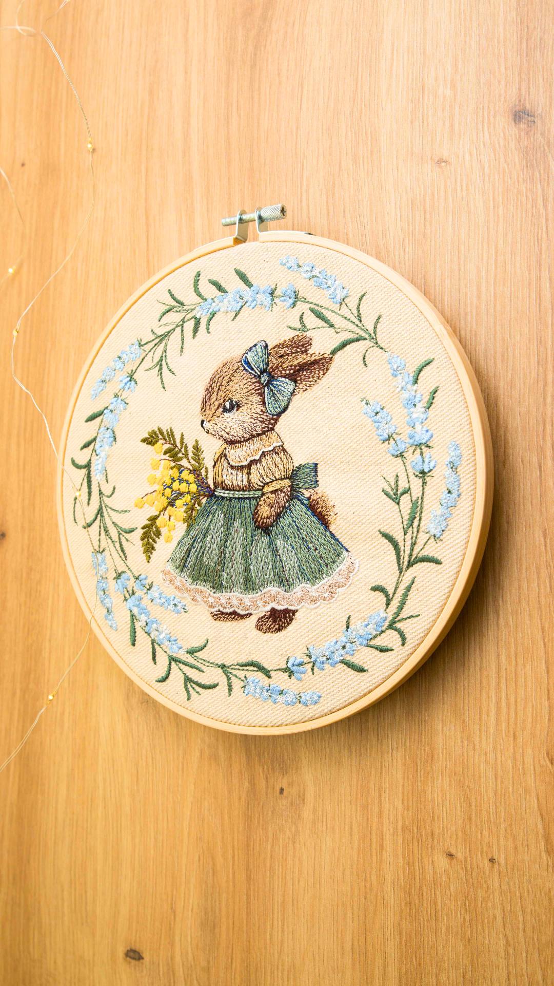 Królik (girl), haft w tamborku 20 cm