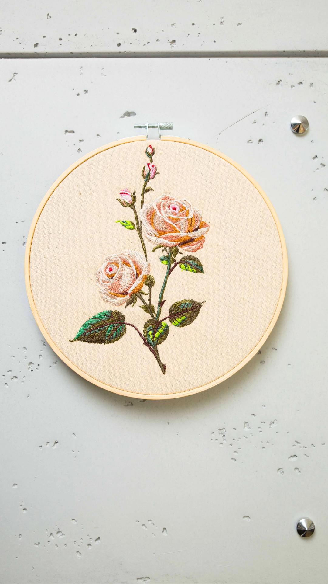 Róże - haft w tamborku 20 cm