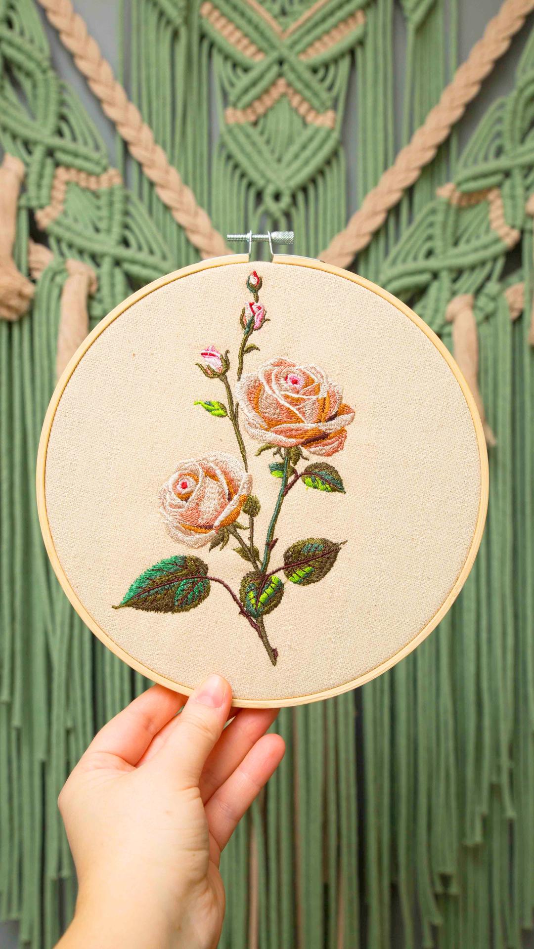 Róże - haft w tamborku 20 cm