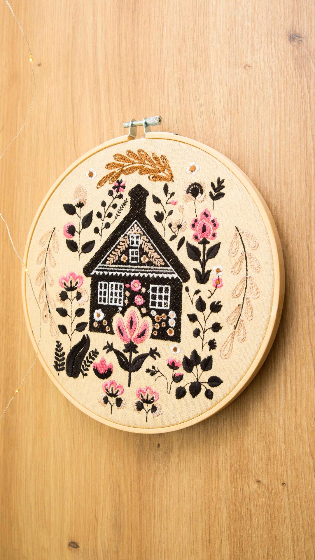 Sielska chata - haft w tamborku 20 cm