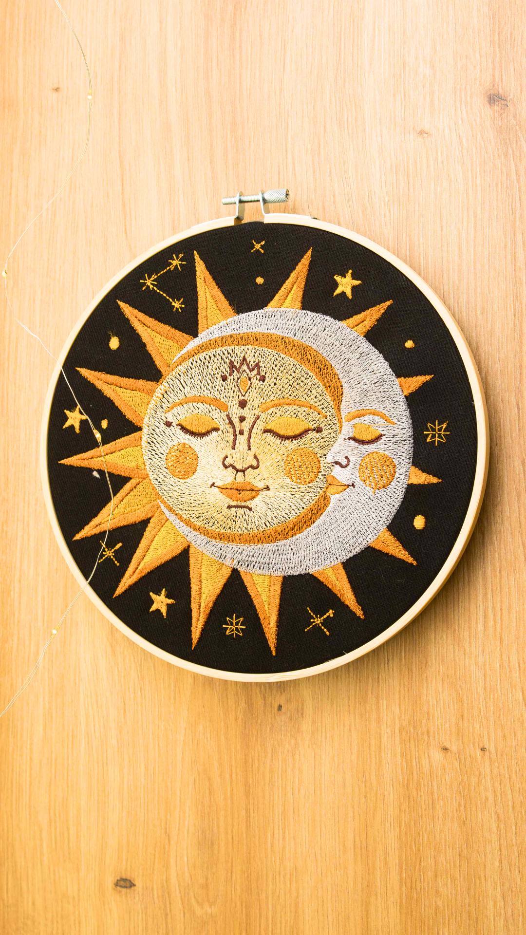 Słońce i księżyc, haft w tamborku 20 cm