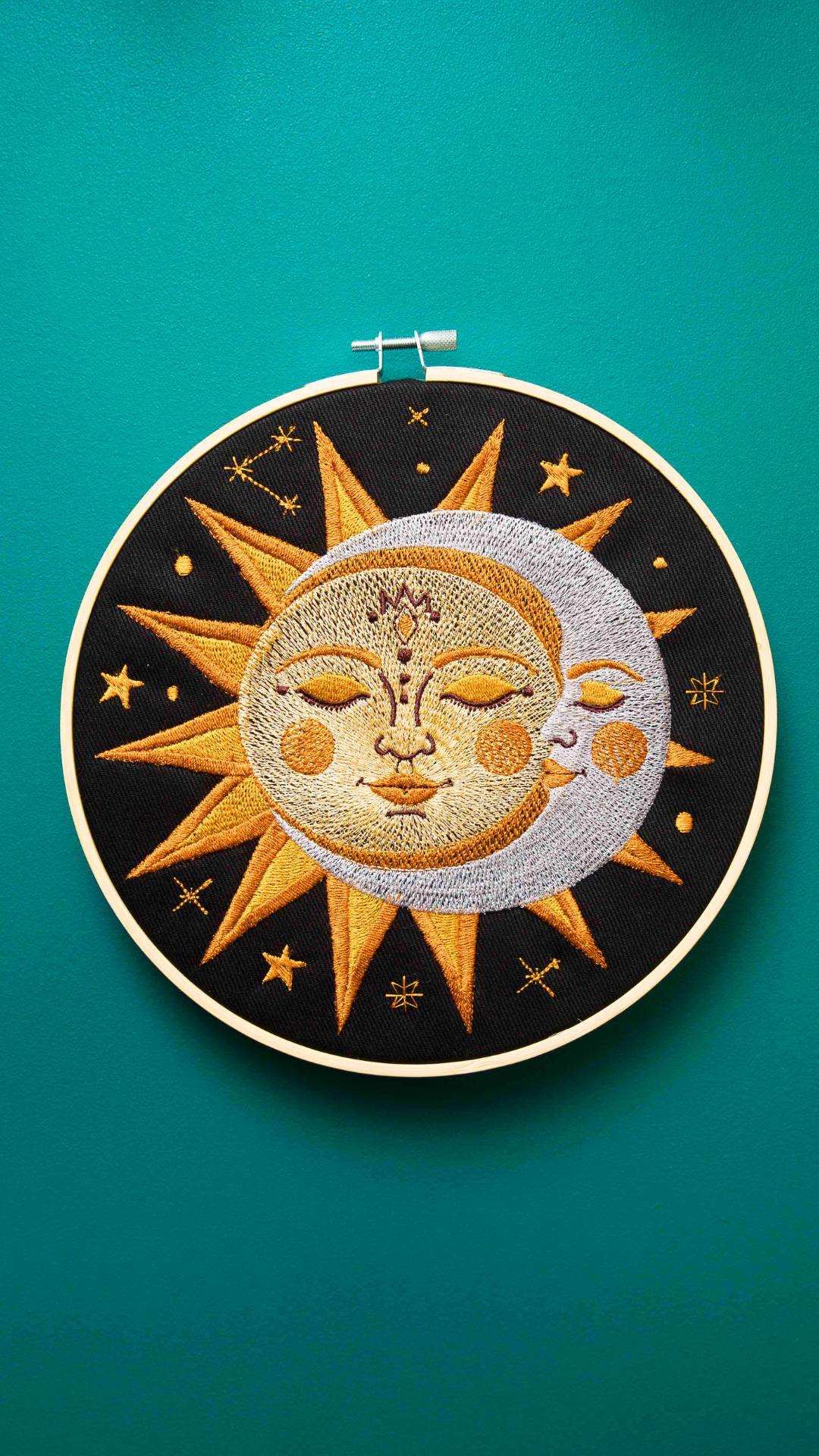 Słońce i księżyc, haft w tamborku 20 cm