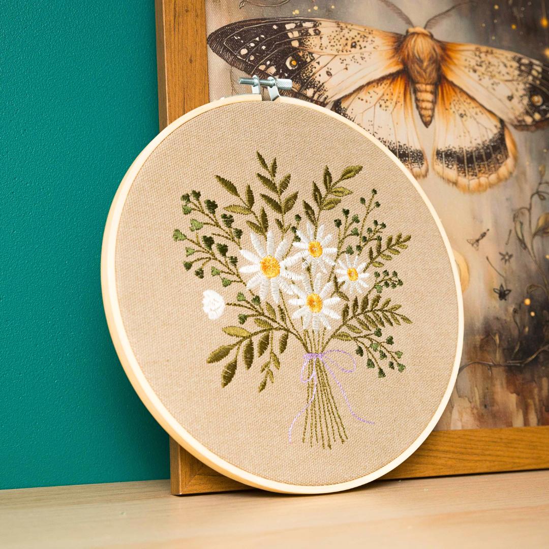 Bukiet stokrotek, beż, haft w tamborku 20 cm