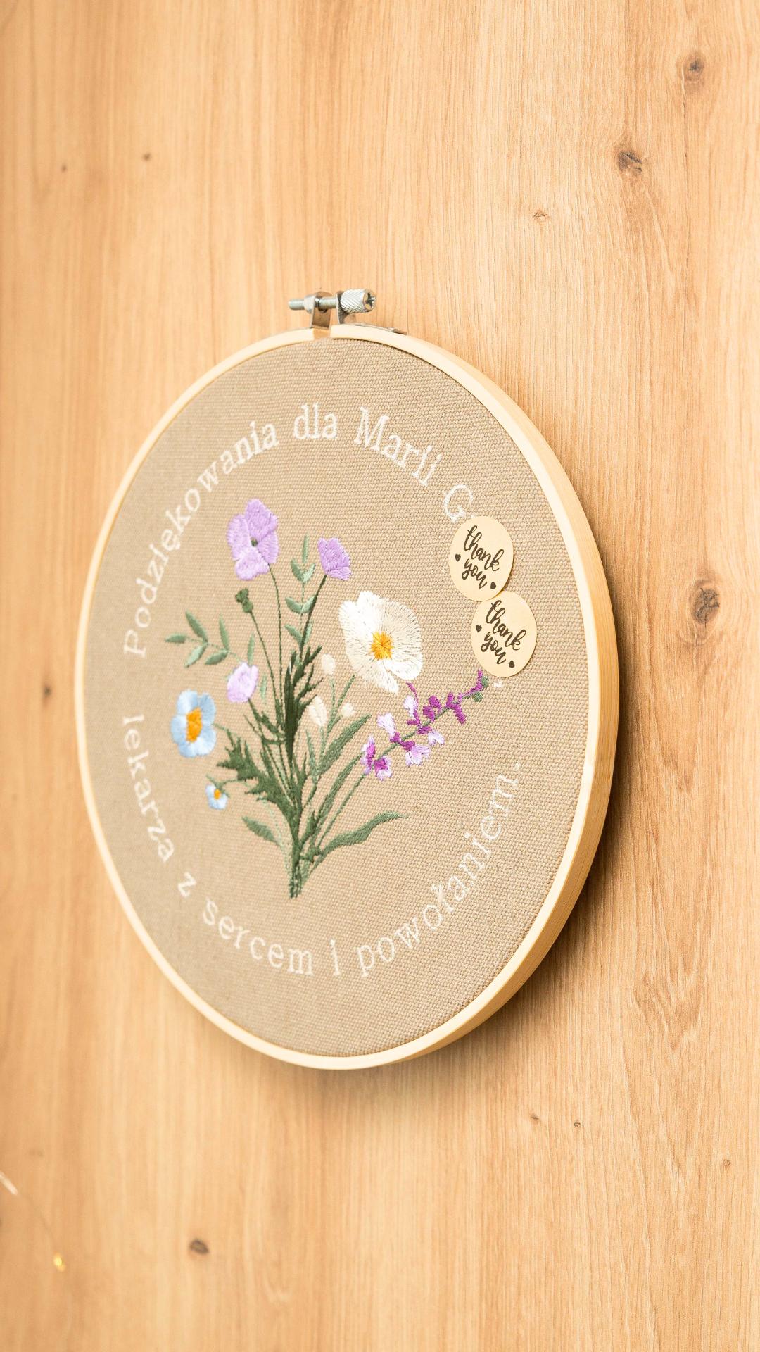 Indywidualna dedykacja, haft w tamborku 23 cm