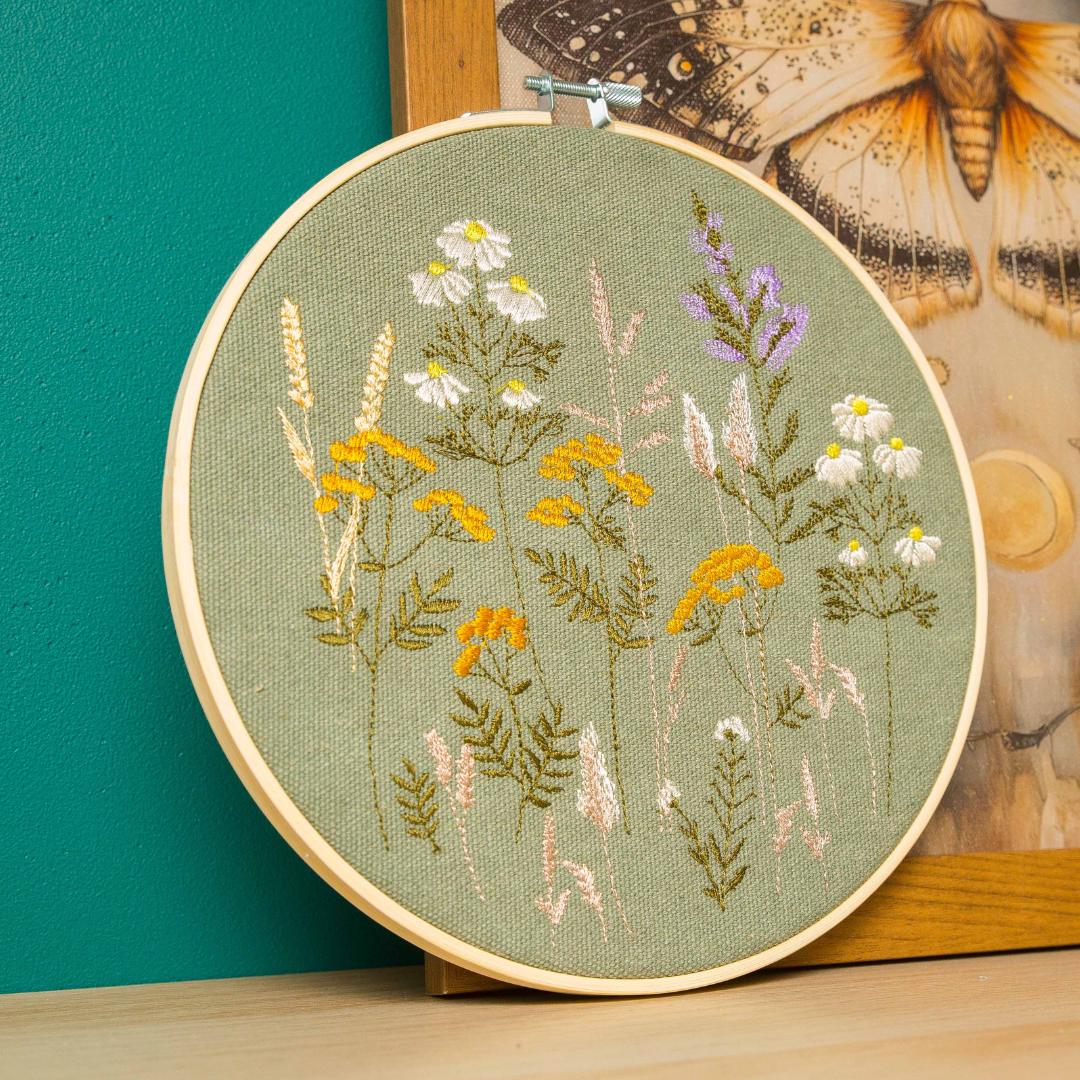 Polna łąka, ogród botaniczny, szałwia, haft w tamborku 20 cm