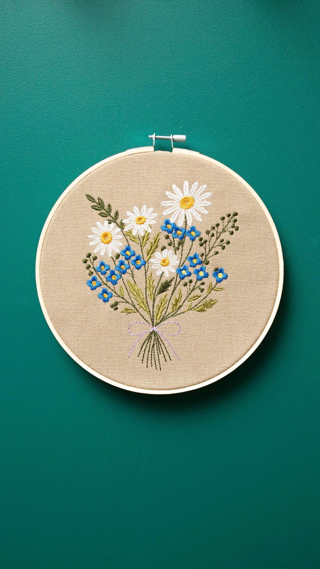 Stokrotki i niezapominajki, beż, haft w tamborku 20 cm