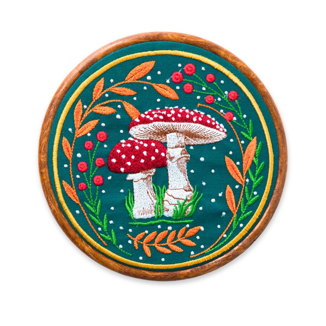 Muchomory, kropki – haft w tamborku 20 cm