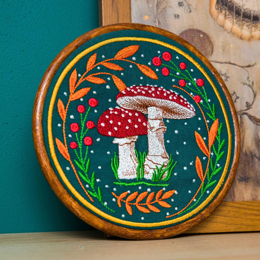 Muchomory, kropki – haft w tamborku 20 cm