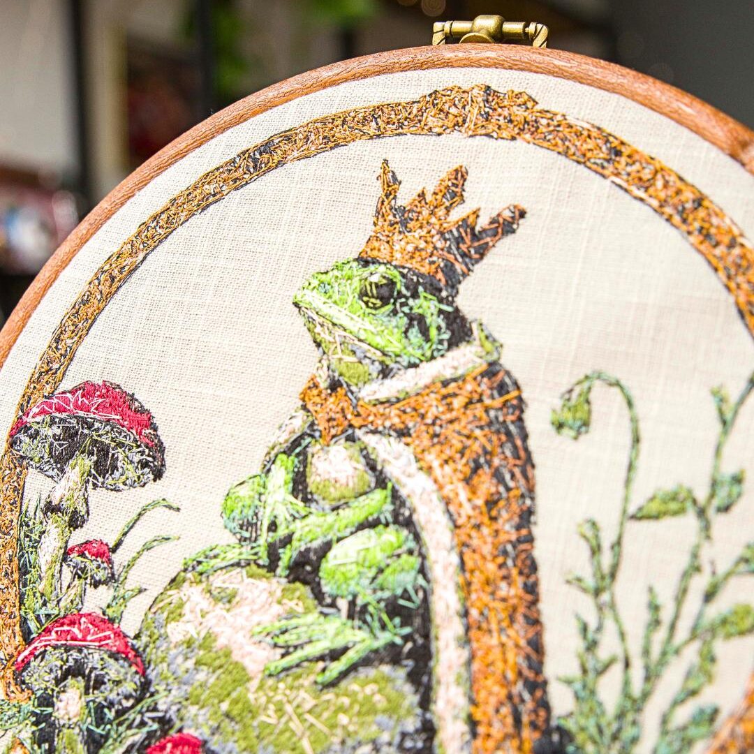Princ Frog – haft w tamborku 20 cm