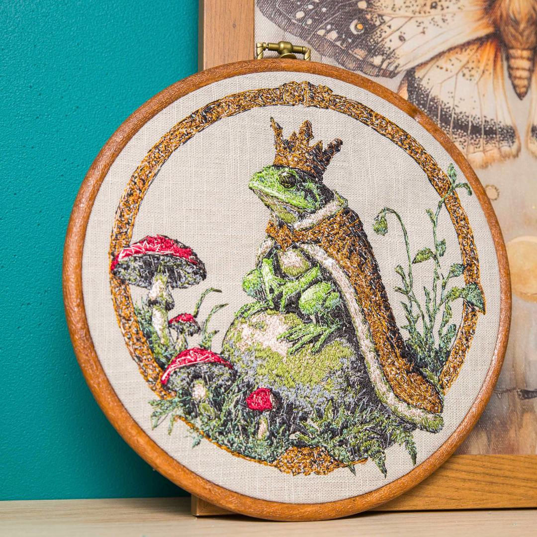 Princ Frog – haft w tamborku 20 cm