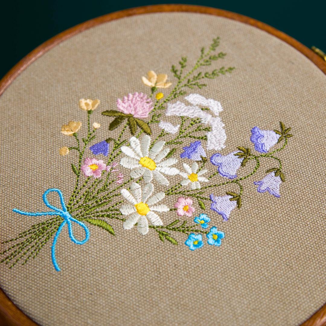 Bukiet kwiatów Klara – haft w tamborku 20 cm