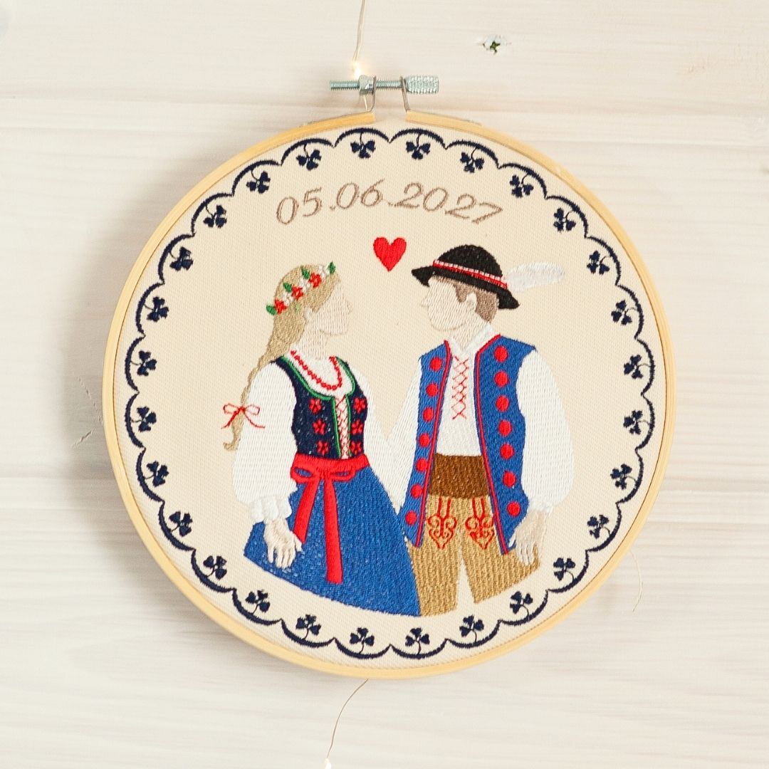Personalizowana pamiątka ślubna/zaręczynowa, Para Góralska,haft w oprawie o średnicy ok 20 cm