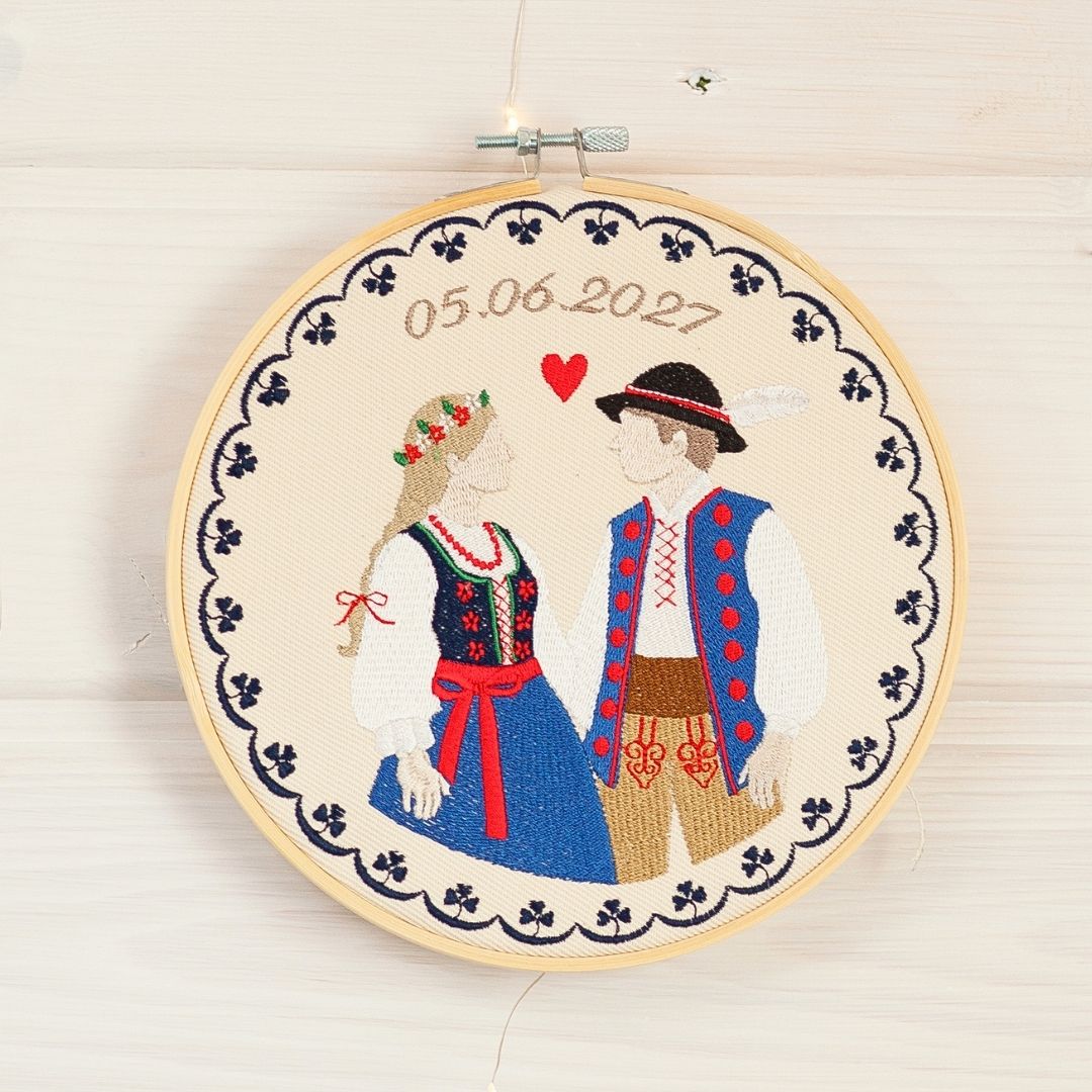 Personalizowana pamiątka ślubna/zaręczynowa, Para Góralska,haft w oprawie o średnicy ok 20 cm