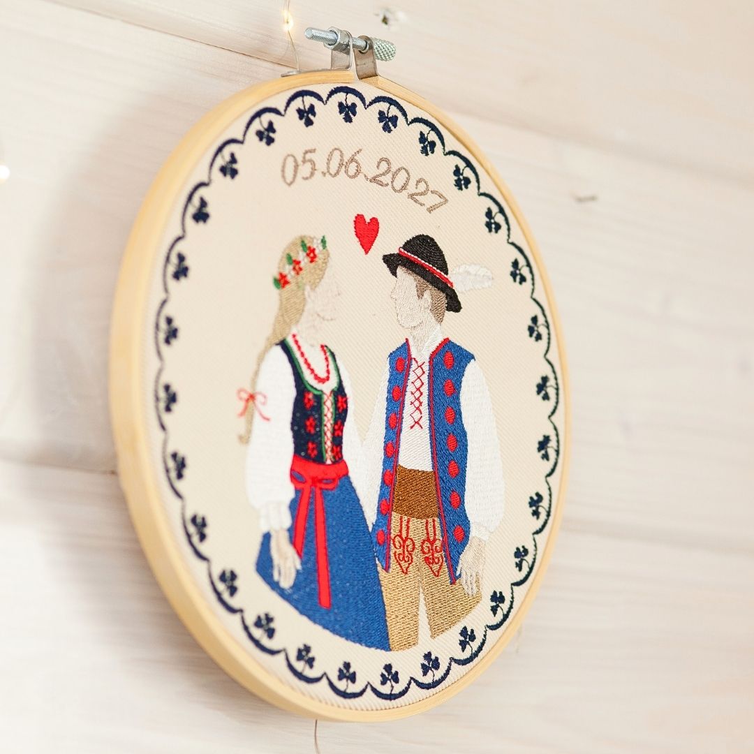 Personalizowana pamiątka ślubna/zaręczynowa, Para Góralska,haft w oprawie o średnicy ok 20 cm