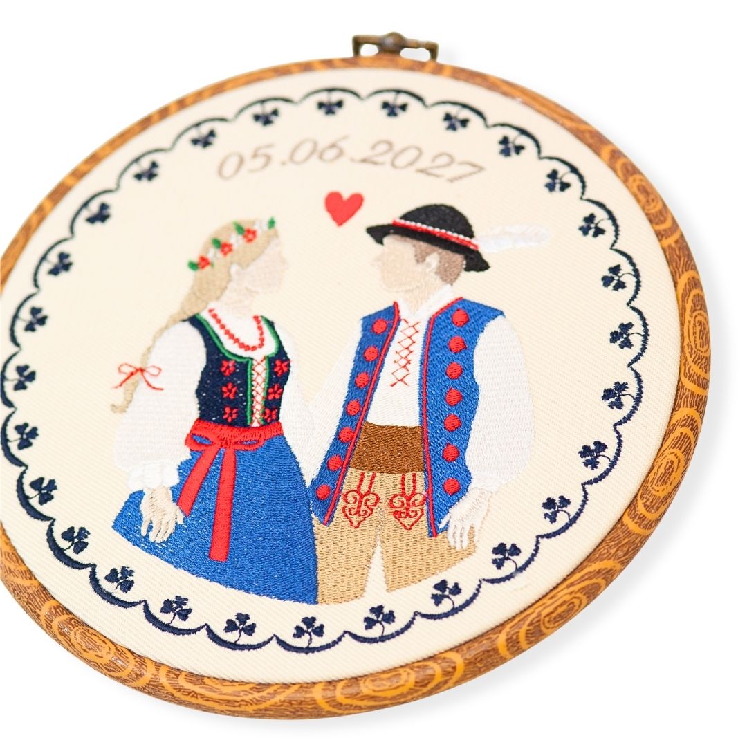 Personalizowana pamiątka ślubna/zaręczynowa, Para Góralska,haft w oprawie o średnicy ok 20 cm