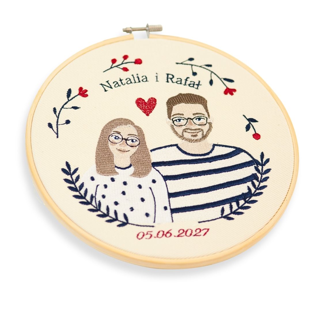 Personalizowana pamiątka ślubna/zaręczynowa, haft w oprawie o średnicy ok 20 cm