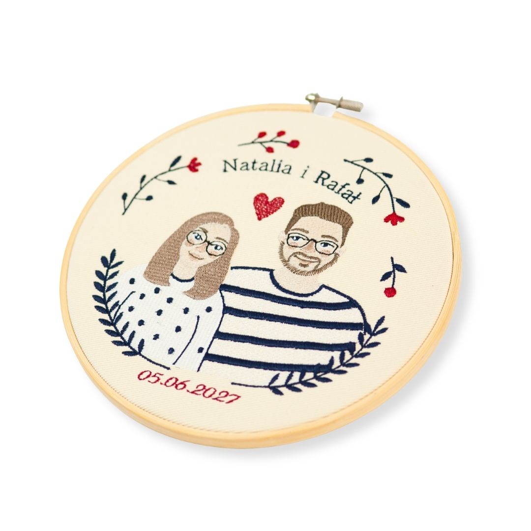 Personalizowana pamiątka ślubna/zaręczynowa, haft w oprawie o średnicy ok 20 cm