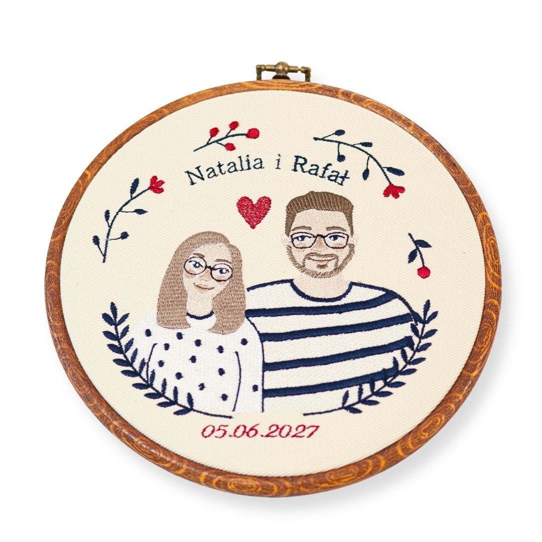 Personalizowana pamiątka ślubna/zaręczynowa, haft w oprawie o średnicy ok 20 cm